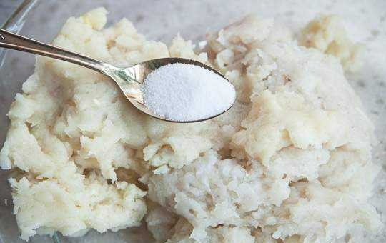 1. Этап. Рыбные зразы: Измельчите в блендере, филе, лук, яйцо и соль.