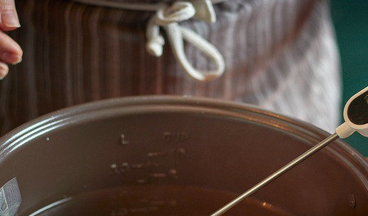 1. Этап. Индейка су-вид с тыквой: Пакет получился объемный, поэтому в чашу я залила два литра воды. Мультиварку установила на режим 