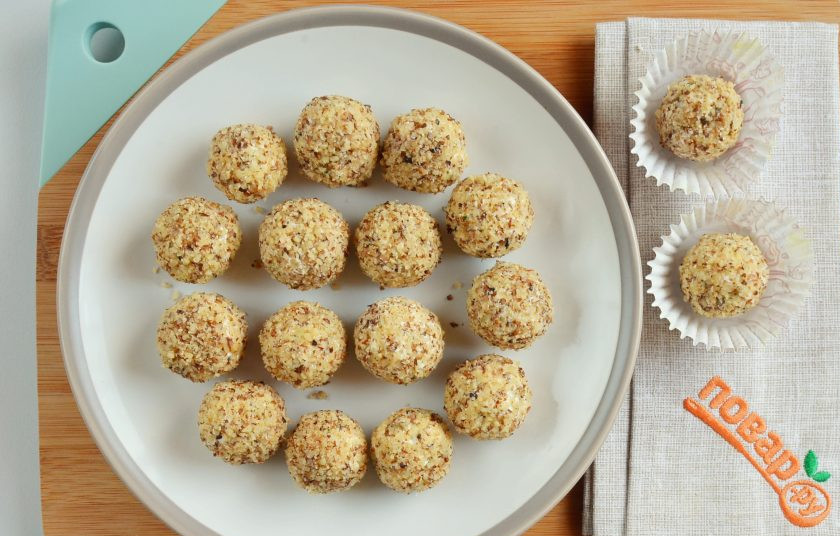 1. Этап. Закуска под коньяк: Закуска готова, но перед подачей ее нужно охладить. Для этого накройте крышкой и уберите в холодильник на пару часов.