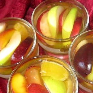 Желе с кусочками фруктов