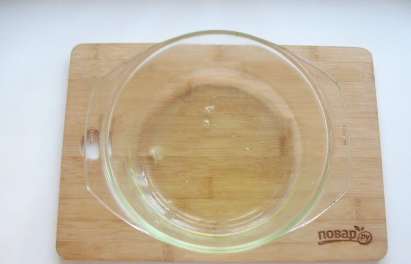 1. Этап. Щвейцарская меренга: Выложите белки в миску.