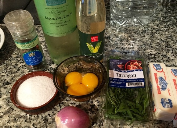 1. Этап. Беарнский соус: Подготовьте ингредиенты.