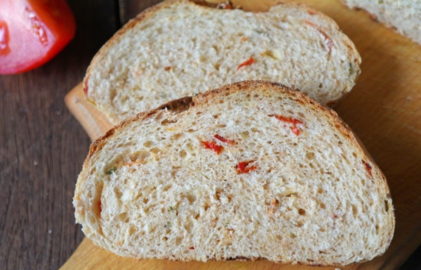 1. Этап. Ароматный хлеб: Готовый ароматный хлеб получается плотным и вкусным.