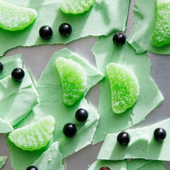 Baby Yoda Chocolate Bark