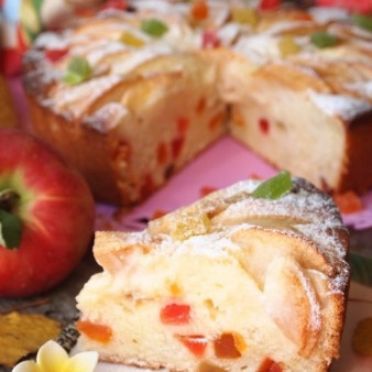 Яблочный пирог с творогом и цукатами
