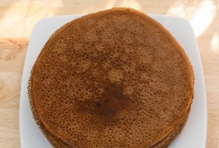 1. Stage. Nutelle Pancakes: Bake pancakes on a well-heated oven on both sides for several minutes.