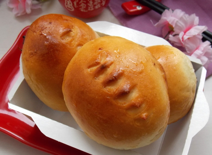 1. Этап. Японские молочные булочки Хокайдо: Выньте из духовке и остудите на решетке. Подавайте теплыми или остывшими.