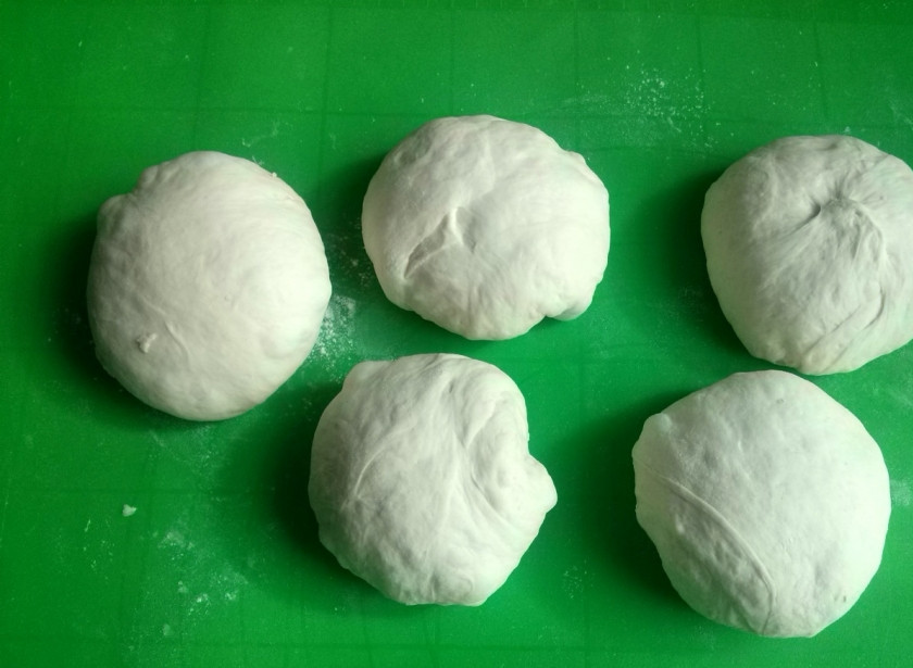 1. Этап. Багет классический: Накройте заготовки пленкой, оставьте их 