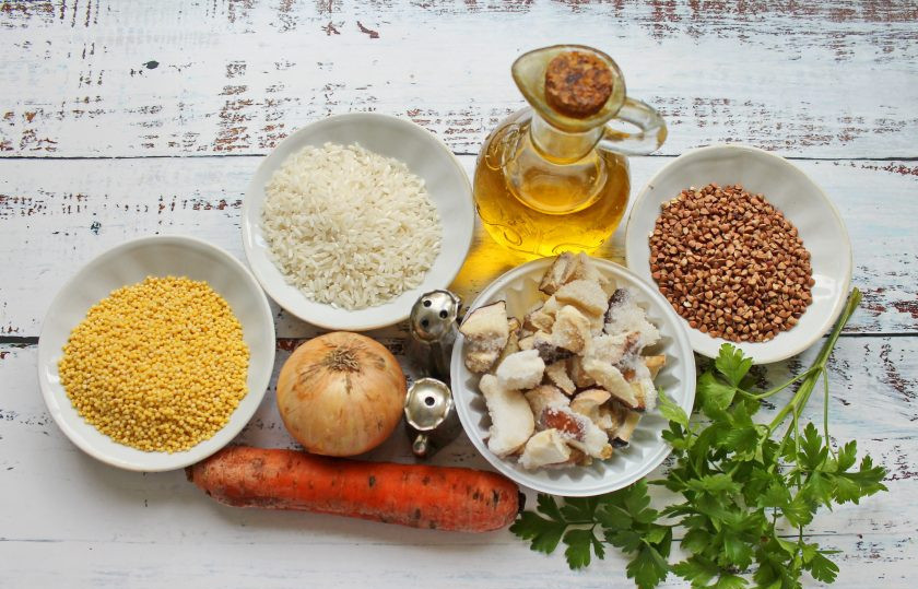 1. Этап. Каша по-монастырски в мультиварке: Подготовьте все необходимые ингредиенты для приготовления каши по-монастырски.