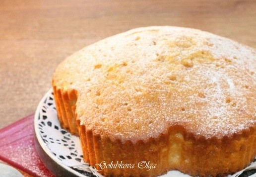 1. Этап. Ванильный кекс с малиновой пропиткой: 12. Когда сироп впитается, извлекаем кекс из формы и оставляем на столе полностью остыть. Перед подачей на стол, посыпаем кекс сахарной пудрой. Удачной Вам выпечки!