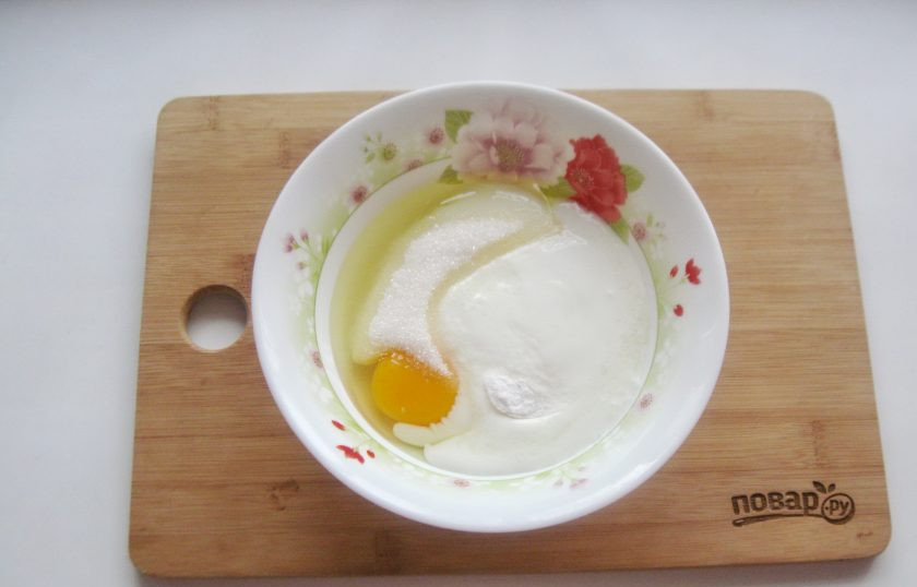 1. Этап. Вафли на простокваше: Всыпьте соду.