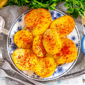 Картофель запеченный половинками в духовке