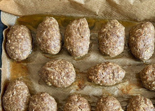 1. Этап. Котлеты из духовки диетические: Моя духовка печёт слабо, котлеты выпекаются 30 минут, хорошо зарумянились.