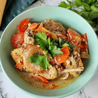 Кролик в соевом соусе в духовке