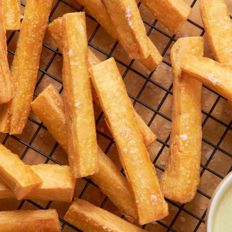 Yuca Fries with Spicy Mayo 