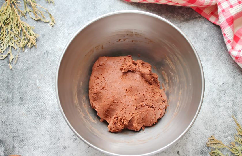 1. Этап. Печенье с кремом-чиз: Быстро замесите мягкое и податливое тесто.