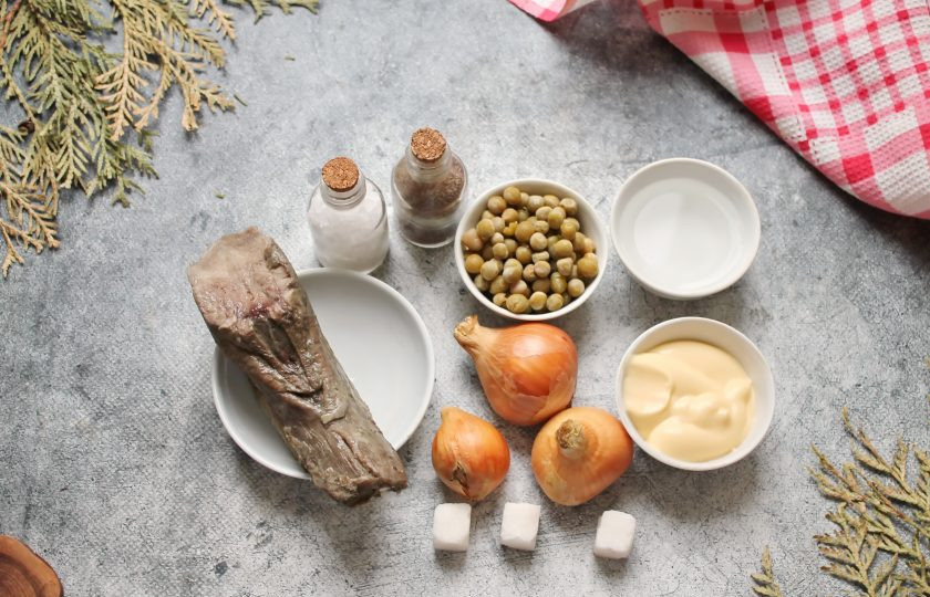 1. Этап. Салат Венский с языком: Подготовьте все необходимые ингредиенты для приготовления салата 