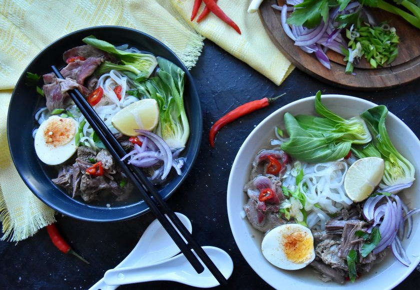 1. Этап. Фо бо (классический рецепт): Обязательно попробуйте приготовить вкуснейшее блюдо азиатской кухни. Оно действительно впечатляет!