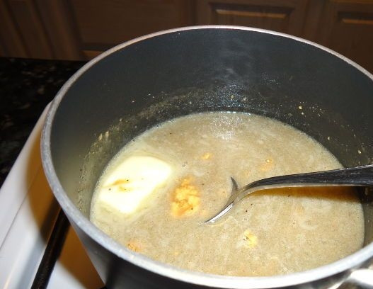 1. Этап. Индейка в рукаве для запекания: Ставим смесь компонентов для маринада на небольшой огонь и нагреваем до тех пор, как масло растает и смесь станет однородной. Слегка остужаем.