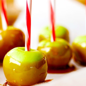 Яблоко в карамели