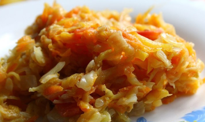 1. Этап. Кабачки с капустой в мультиварке: Готовое блюдо можно подавать как с мясом или, скажем, рыбой, так и в качестве самостоятельного. Приятного аппетита!