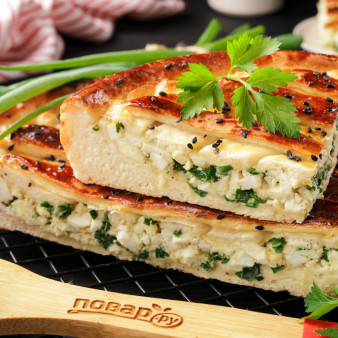 Дрожжевой пирог с яйцом в духовке