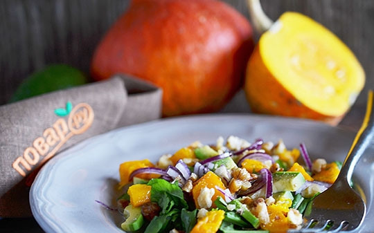 1. Этап. Салат с пряной тыквой Осенний блюз: Подайте к столу. Приятного аппетита!