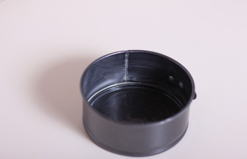 1. Этап. Торт постный: Для того, чтобы приготовить постный торт в домашних условиях, нам понадобится: 1. Две смазанные маслом формы.