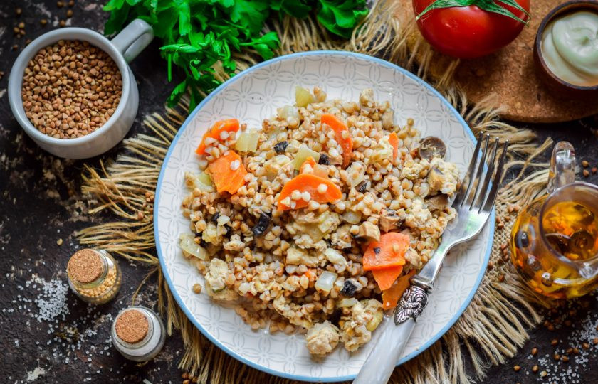 1. Этап. Гречка с фаршем и грибами: Блюдо готово. Приятного аппетита!