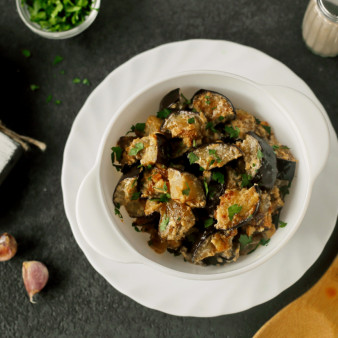 Тушеные баклажаны с чесноком