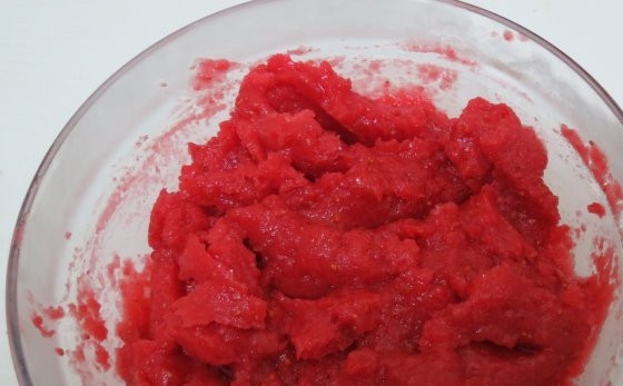 1. Этап. Ягодный сорбе: Уберите сорбет в морозильную камеру на 3-4 часа. За это время перемешайте массу два раза. Приятной дегустации!