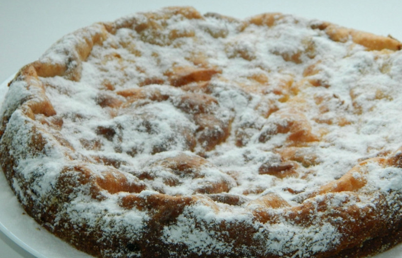 1. Этап. Творожная запеканка с изюмом в духовке: 4. Вот такая прелесть получается!