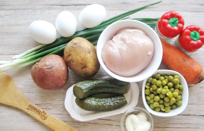 1. Этап. Жареный Оливье: Подготовьте ингредиенты для приготовления салата 