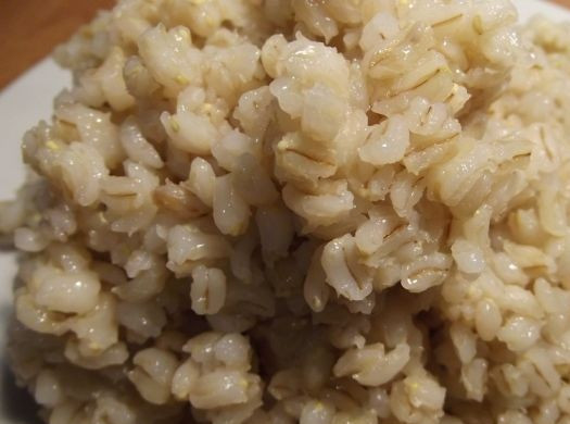 1. Этап. Кутья жидкая: Пшеницу сварите в сладкой воде до готовности.