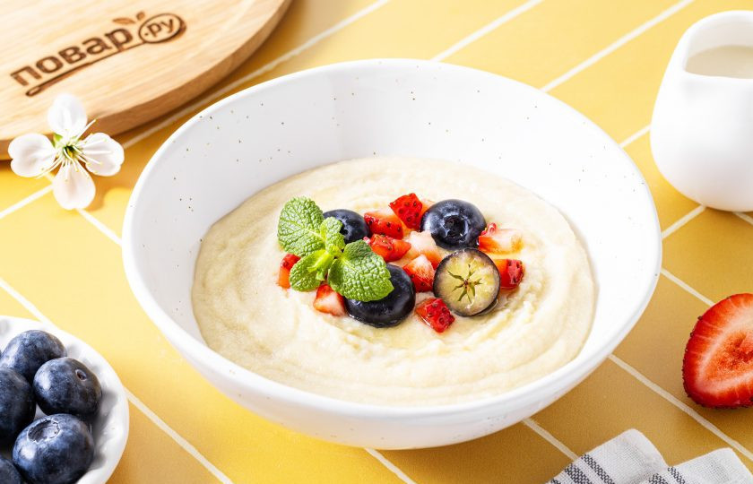 1. Этап. Манная каша простая: Манная каша простая готова, для подачи можно добавить свежие ягоды или фрукты. Приятного вам аппетита!