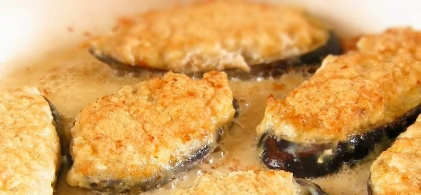 1. Этап. Сеньор Баклажан: 3. Затем переверните ломтики, уменьшите огонь и доведите до готовности. Выложите на бумажное полотенце. Приятного аппетита!