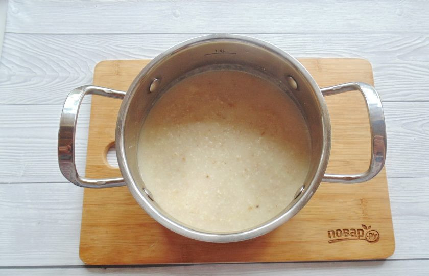 1. Этап. Жидкая овсянка на воде: Жидкая овсянка на воде готова.