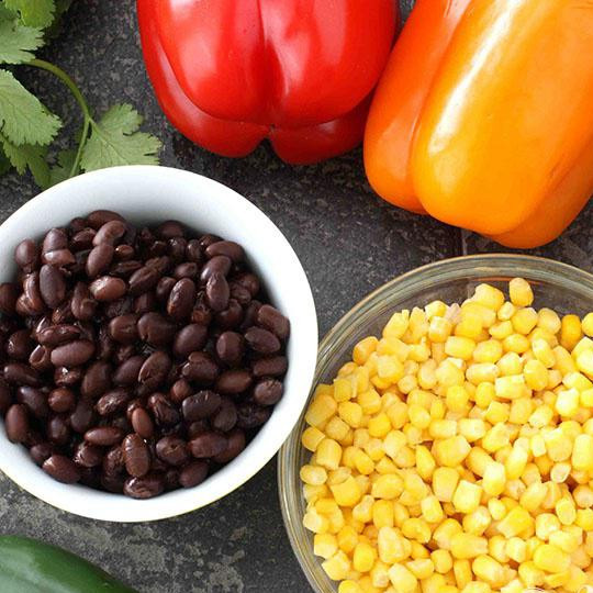 1. Этап. Салат из лебеды: Пока лебеда варится вы можете подготовить другие ингредиенты.