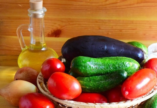 1. Этап. Салат на зиму из баклажанов: 1. Вот такой яркий и аппетитный набор овощей мы будем использовать.