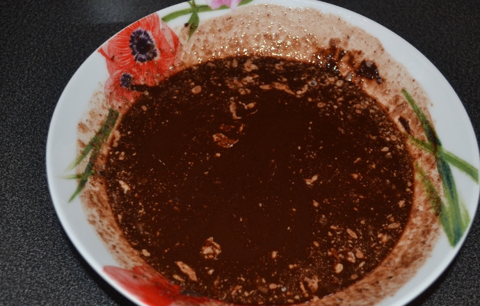 1. Этап. Брауни в мультиварке: Растопите их вместе либо на водяной бане, либо в микроволновке. Очень удобно, кстати, 7 минут на высокой мощности.