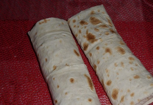 1. Этап. Шаурма с грибами и сыром: Аналогично собираем вторую шаурму.