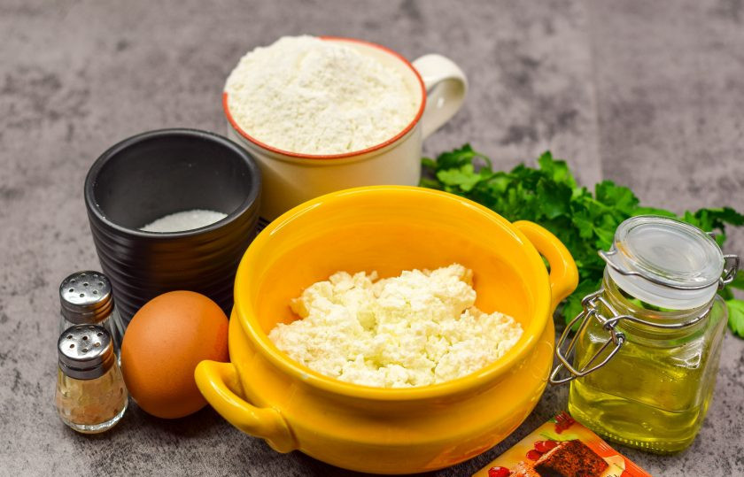 1. Этап. Творожные булочки с зеленью: Подготовьте все ингредиенты.