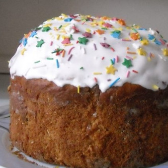 Кулич с белым изюмом