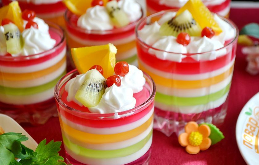 1. Этап. Слоеное желе в стаканчиках: 11. Угощайтесь!