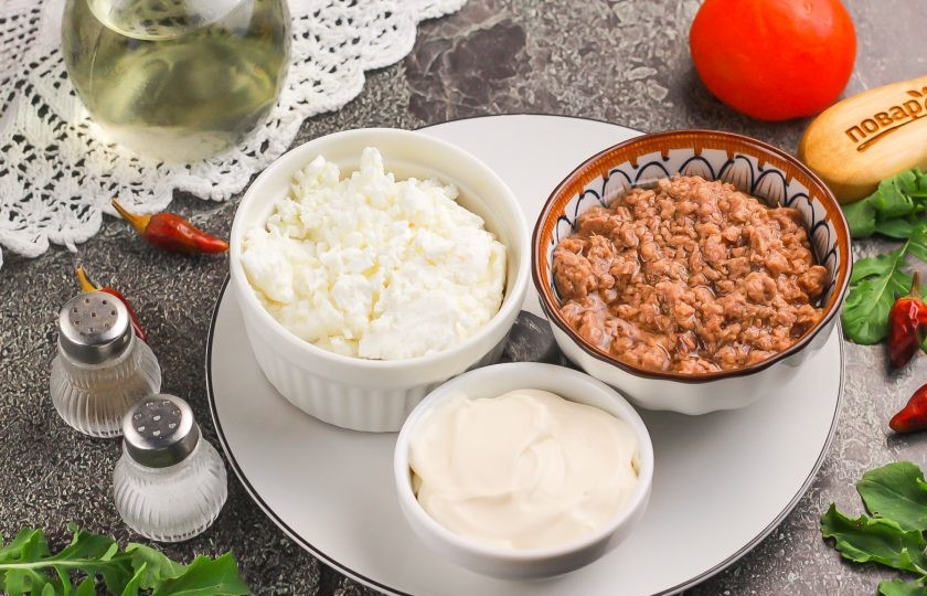 1. Этап. Рыбный мусс: Подготовьте указанные продукты. Используйте рыбные консервы, например 