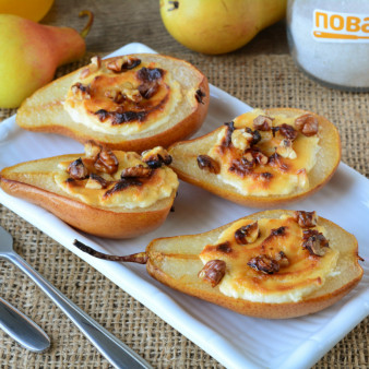 Груша запеченная с рикоттой в духовке