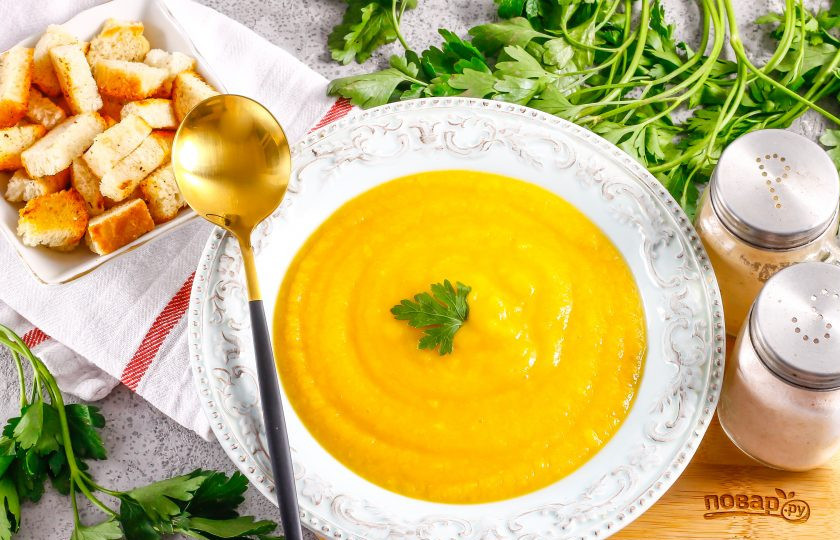 1. Этап. Овощной суп-пюре для детей: Попробуйте суп на вкус и разлейте в глубокие тарелки. Приятного аппетита!