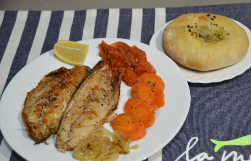 1. Этап. ПП скумбрия запеченная в духовке: Подавайте скумбрию вместе с запеченными овощами. Перед подачей можно еще раз слегка сбрызнуть рыбу лимонным соком. Это вкусно и полезно!