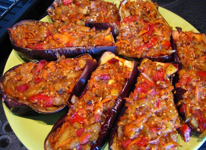 1. Этап. Лодочки из баклажанов в духовке: Готово! Приятного аппетита!