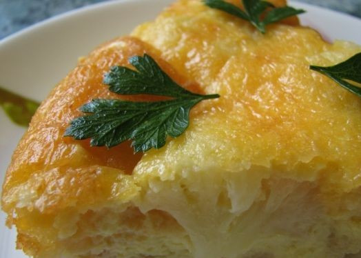1. Этап. Запеканка из цветной капусты с яйцом: 6. Появление румяной корочки говорит о готовности запеканки. Нарезайте ее порционно и подавайте к столу!